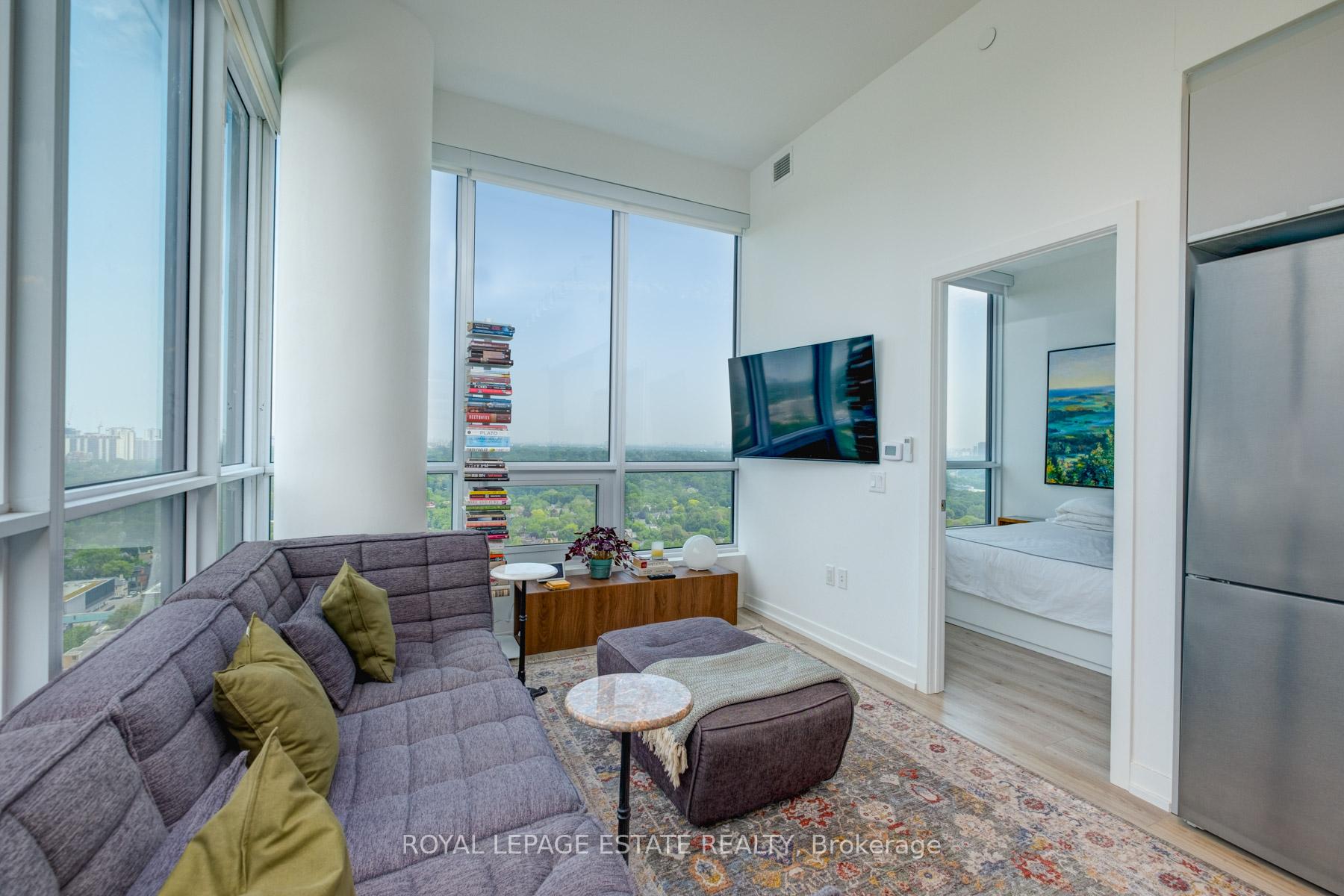 2 Bedrooms Condo at 395 Bloor, Toronto For sale