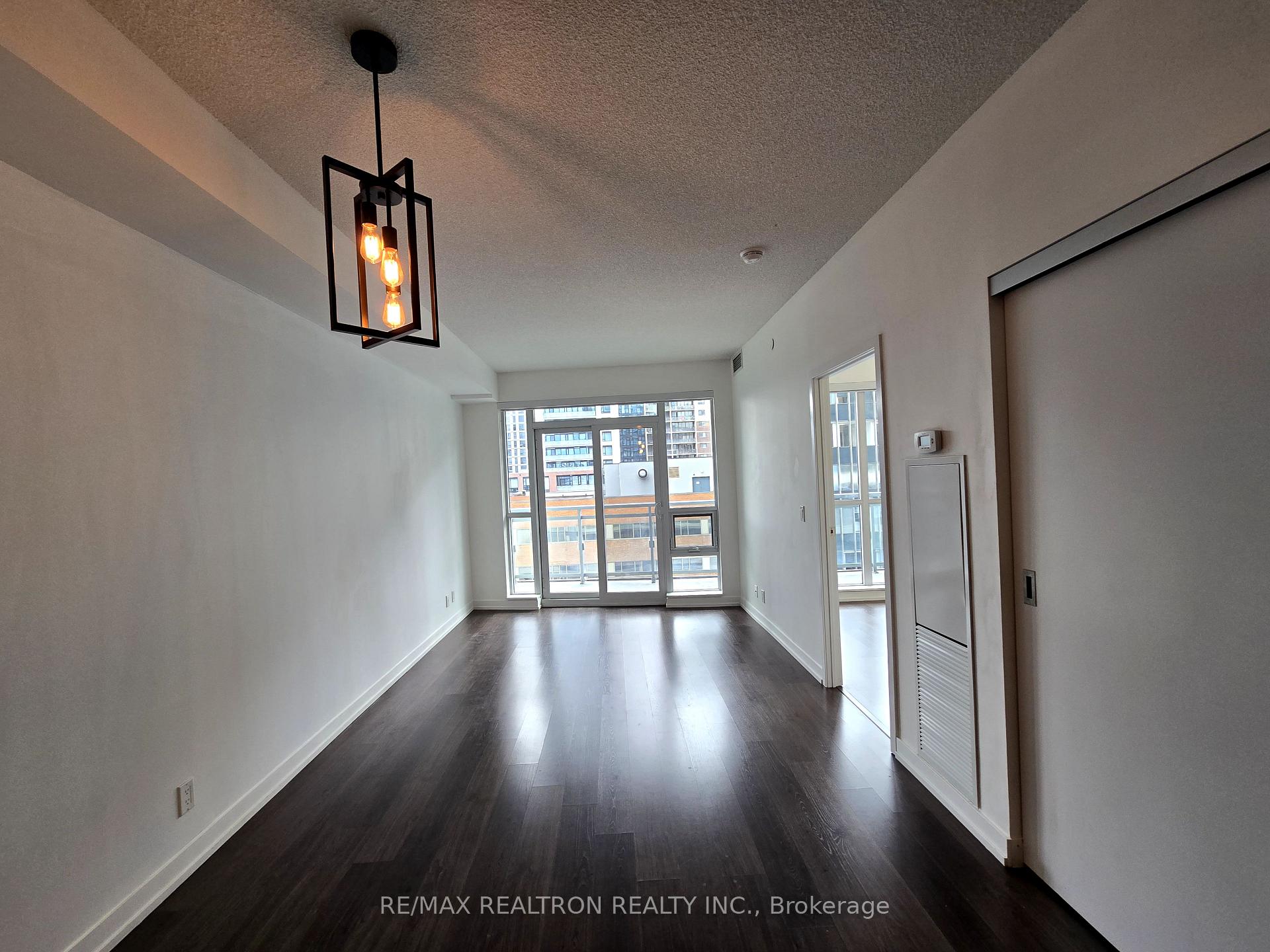 2 Bedrooms Condo at 89 Dunfield, Toronto For sale