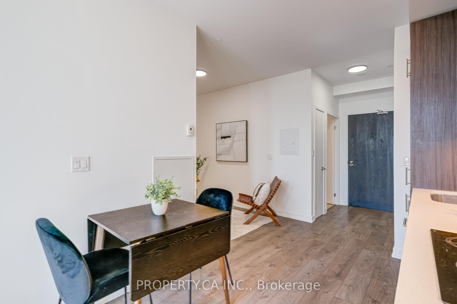 2 Bedrooms Condo at 297 College, Toronto For sale