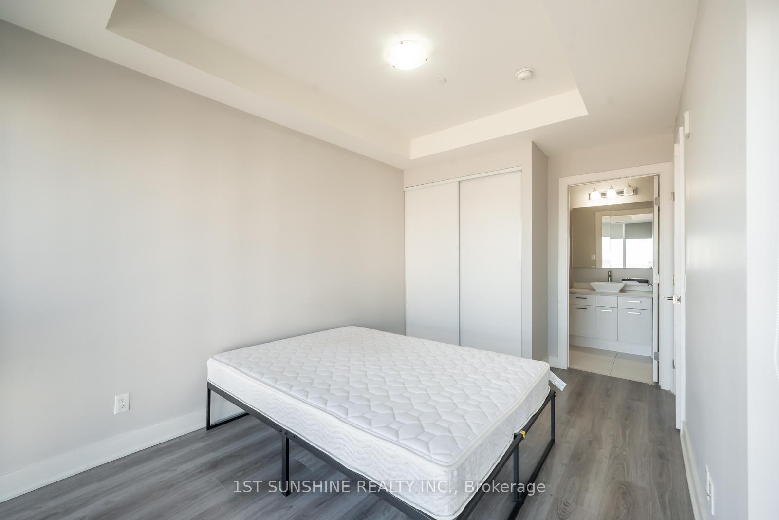 2 Bedrooms Condo at 150 MAIN,  Hamilton For sale