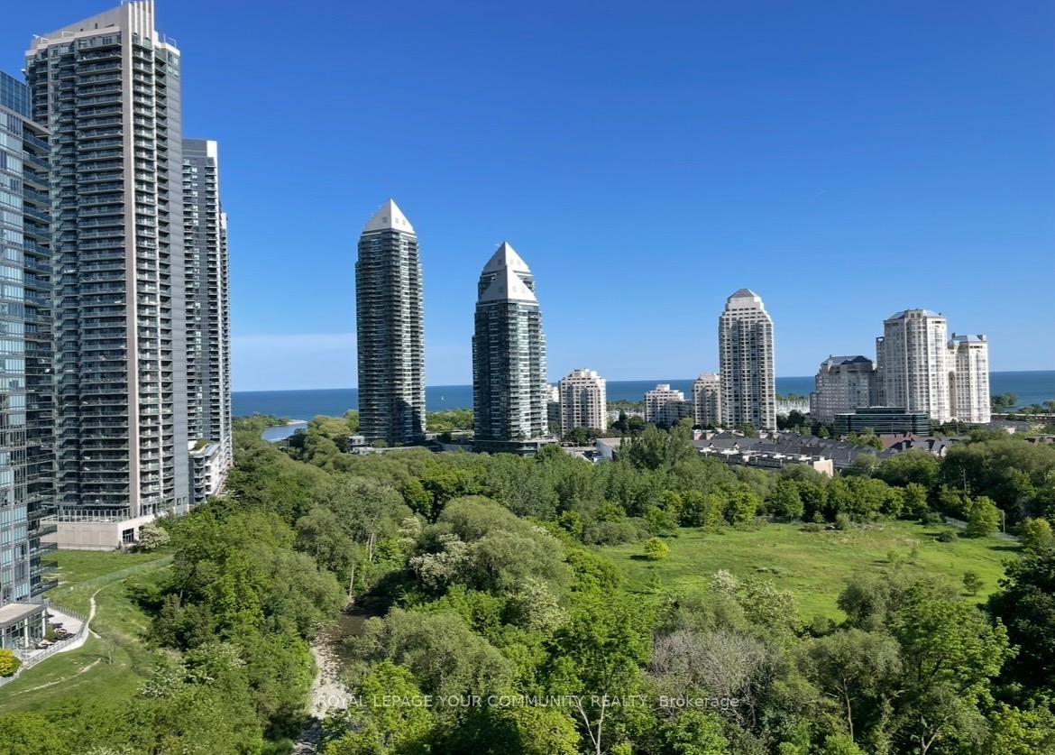 2 Bedrooms Condo at 165 Legion, Toronto For sale