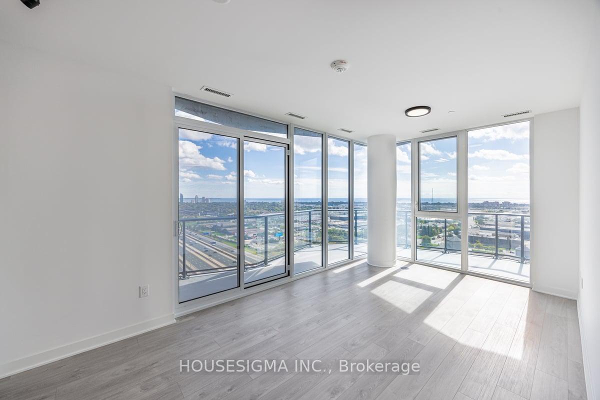 3 Bedrooms Condo at 36 Zorra,  Toronto For sale