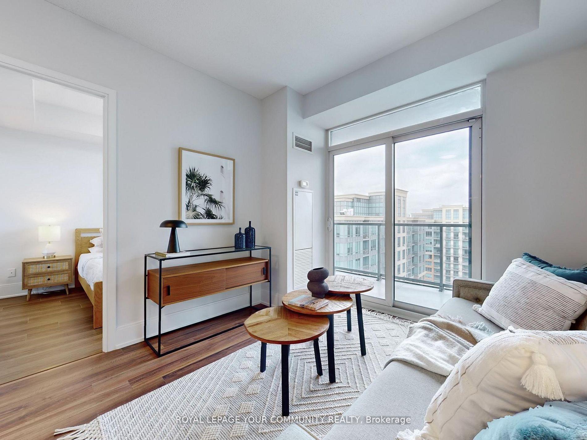 2 Bedrooms Condo at 15 Viking, Toronto For sale