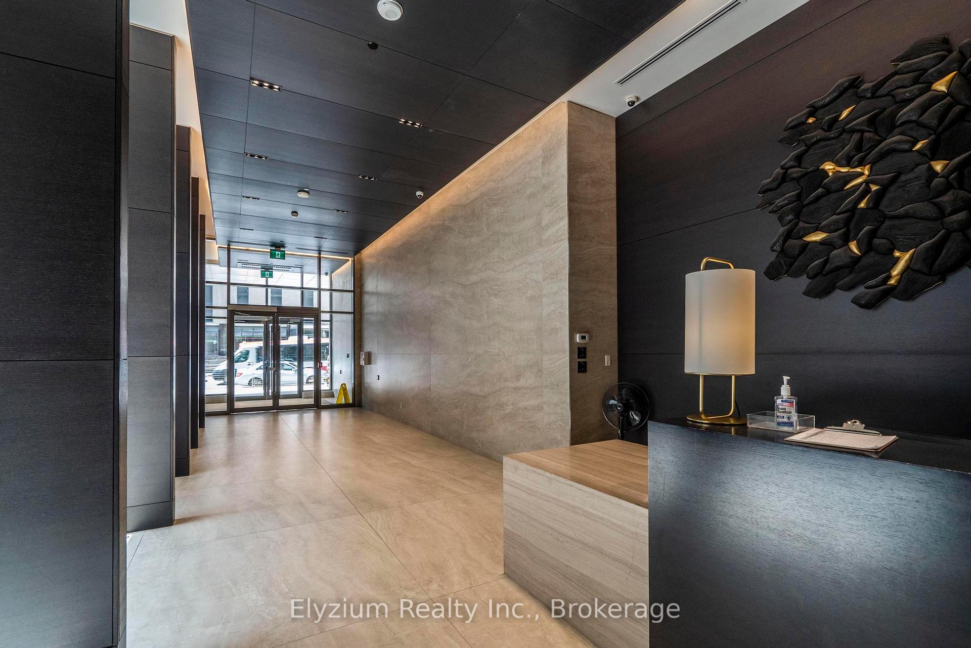 2 Bedrooms Condo at 2221 Yonge, Toronto For sale