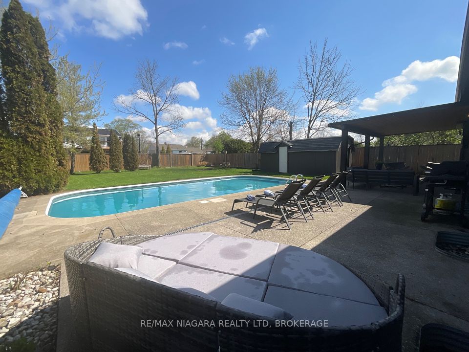 56 Maple Park
