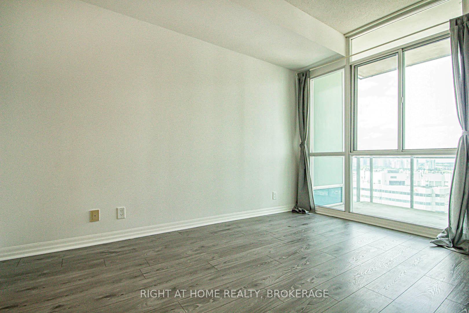 2 Bedrooms Condo at 3939 Duke Of York, Mississauga For sale