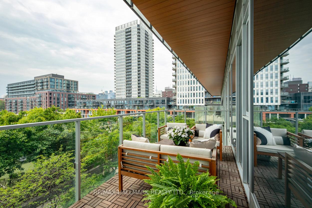 3 Bedrooms Condo at 20 Tubman, Toronto For sale