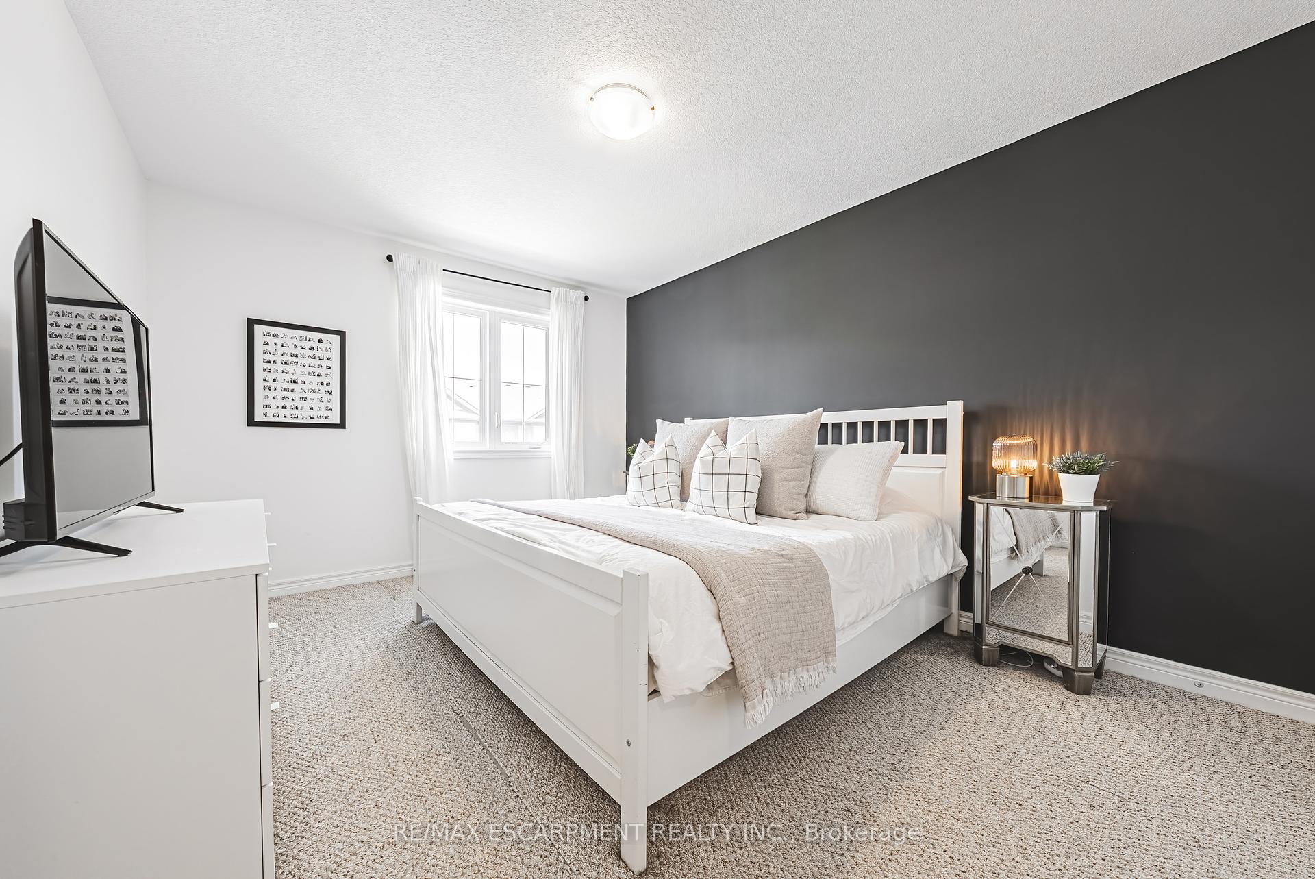 2 Bedrooms Condo at 18 Ridgeside,  Hamilton For sale
