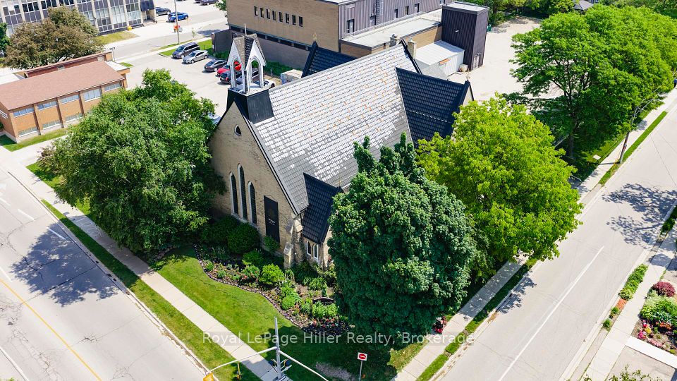 95 Waterloo St