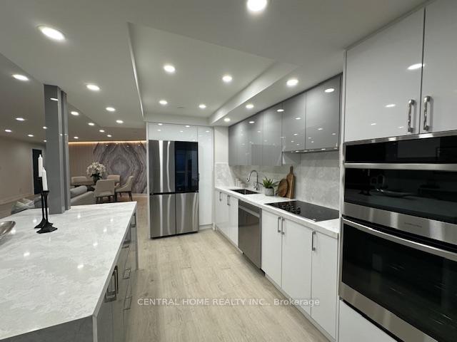 2 Bedrooms Condo at 85 Skymark,  Toronto For sale
