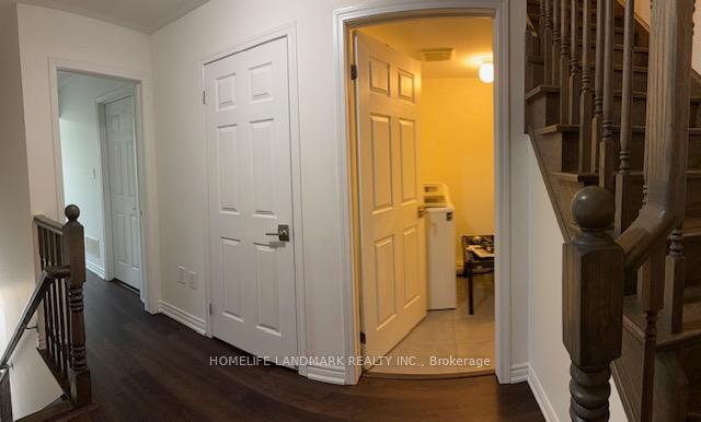 3 Bedrooms Condo at 15 Heron Park, Toronto For sale