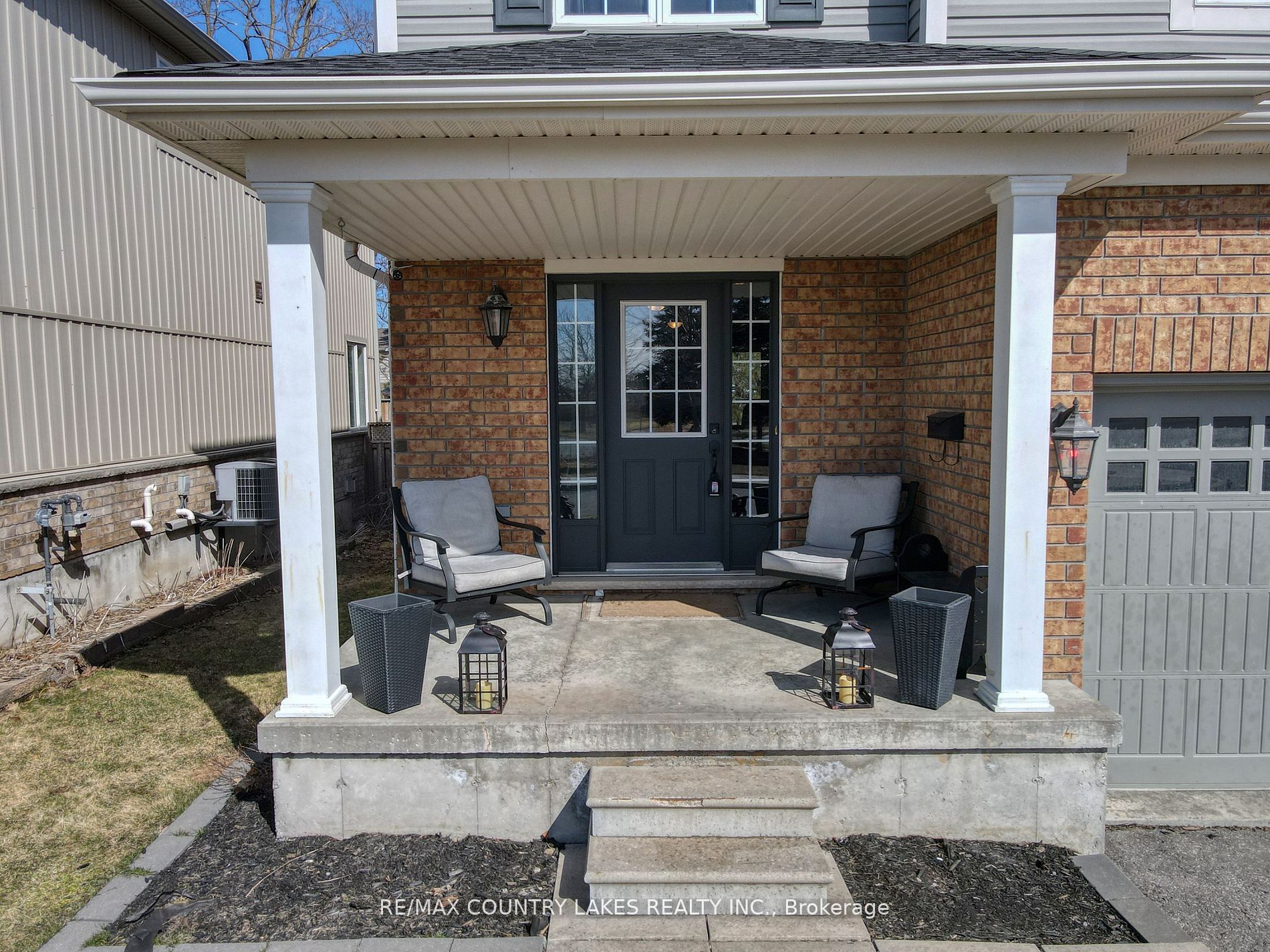 8 Fallingbrook Crescent