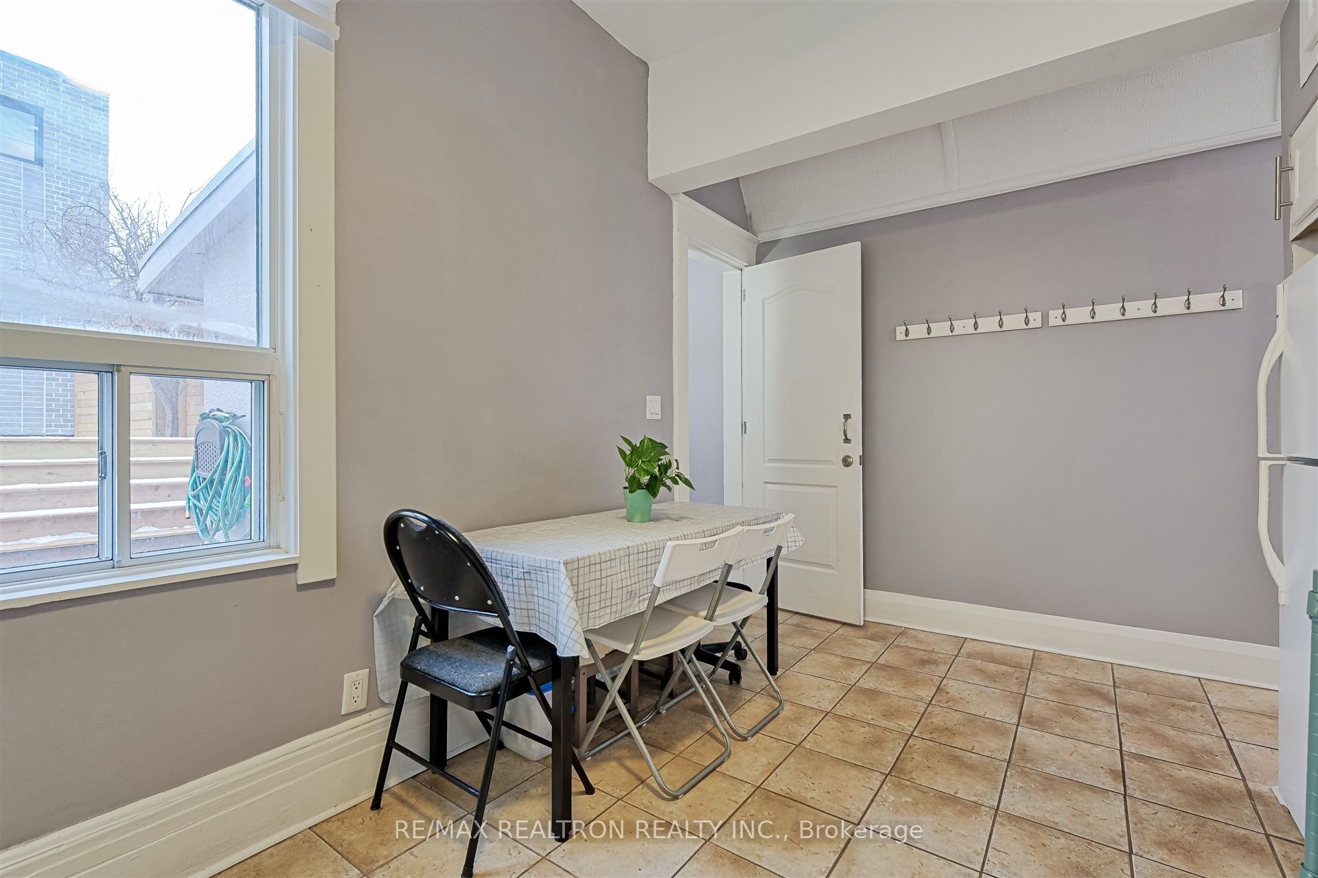 421 Silverthorn Avenue