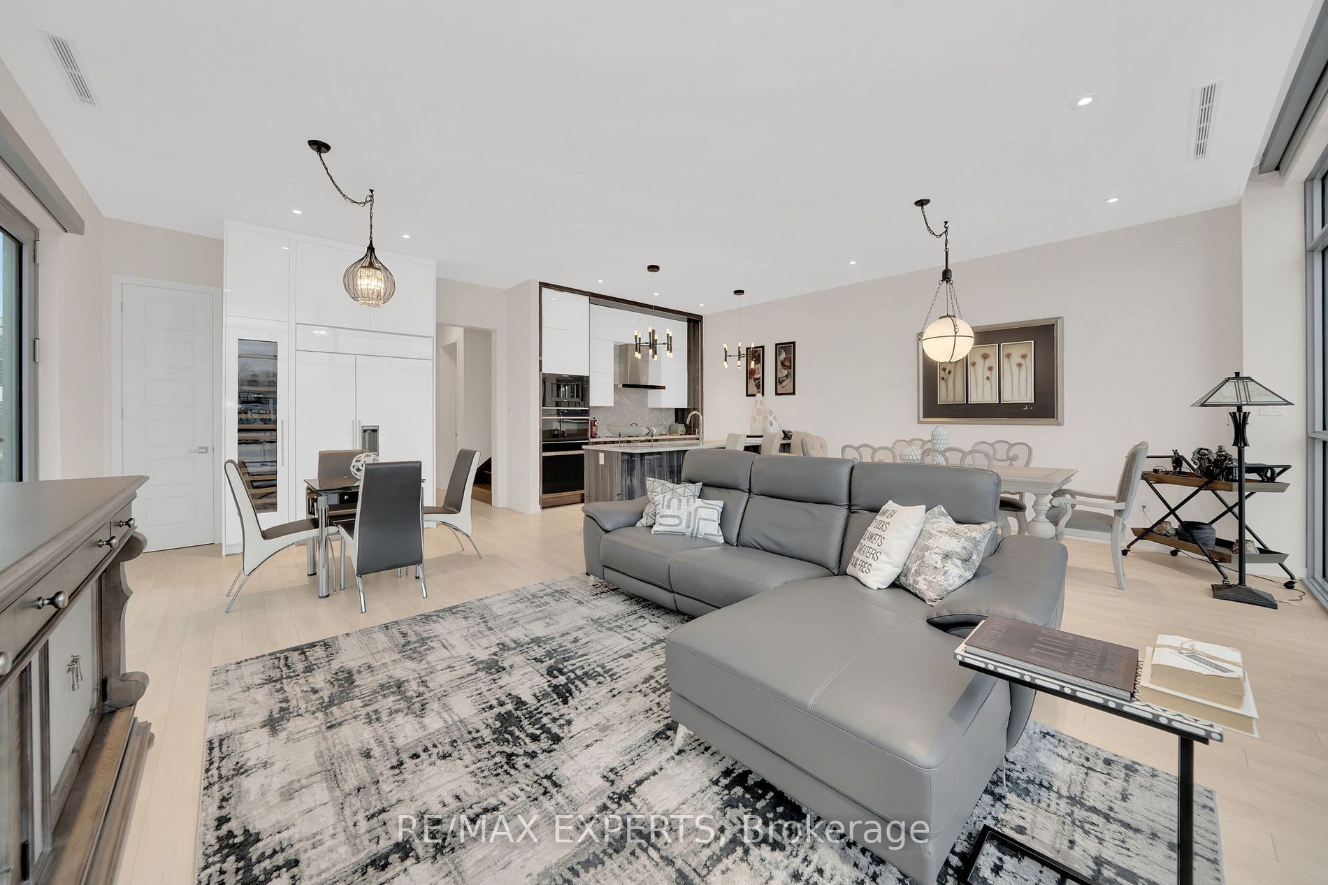 3692 Ferretti Court