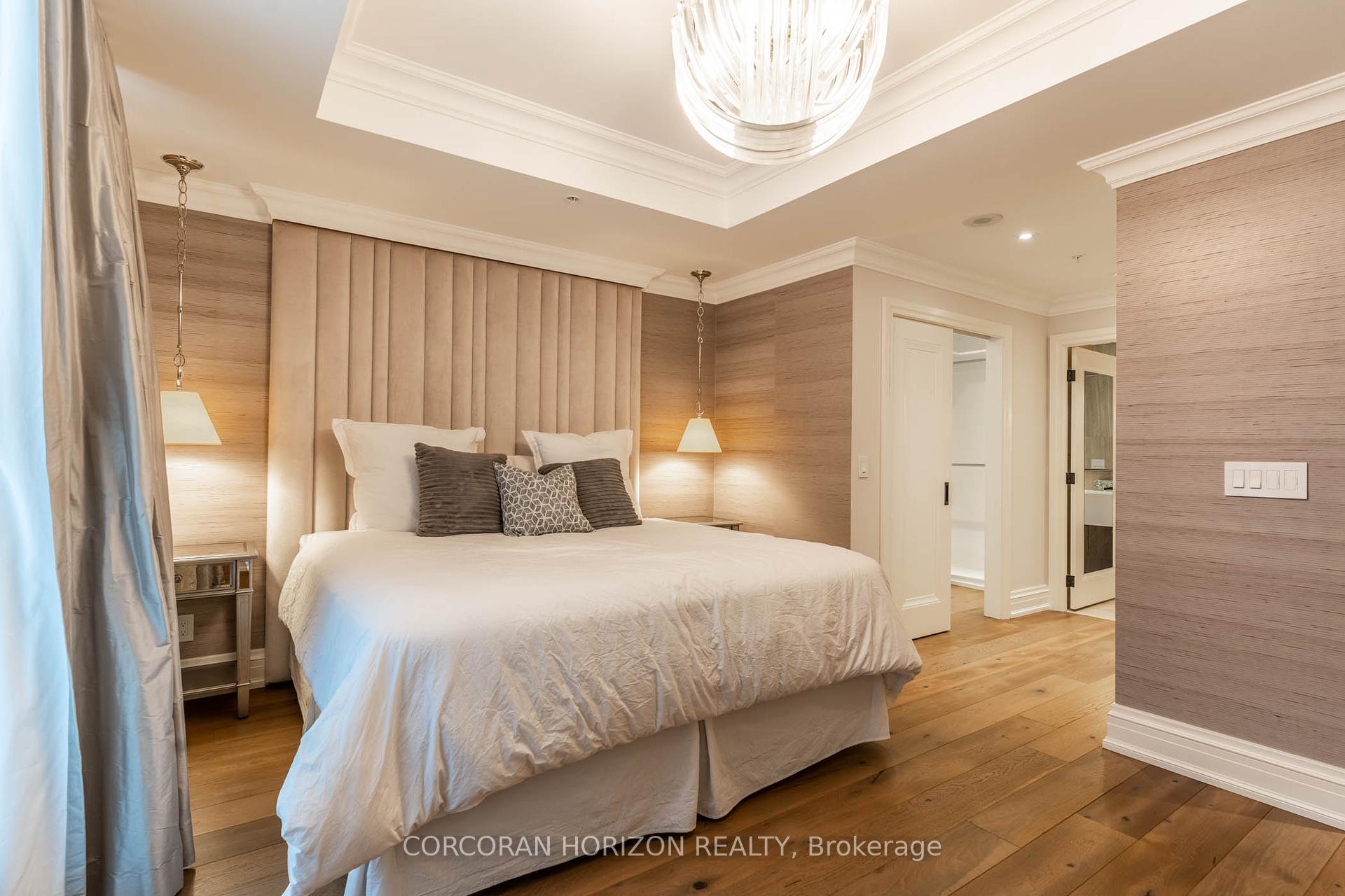 4 Bedrooms Condo at 30 Nelson, Toronto For sale