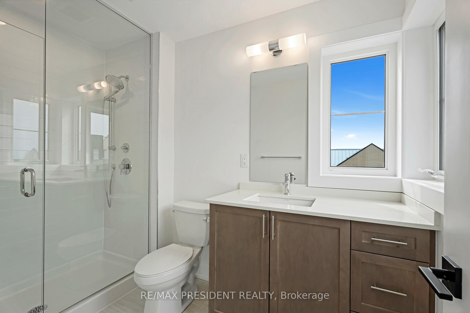 3 Bedrooms Condo at 2273 Turnberry, Burlington For sale