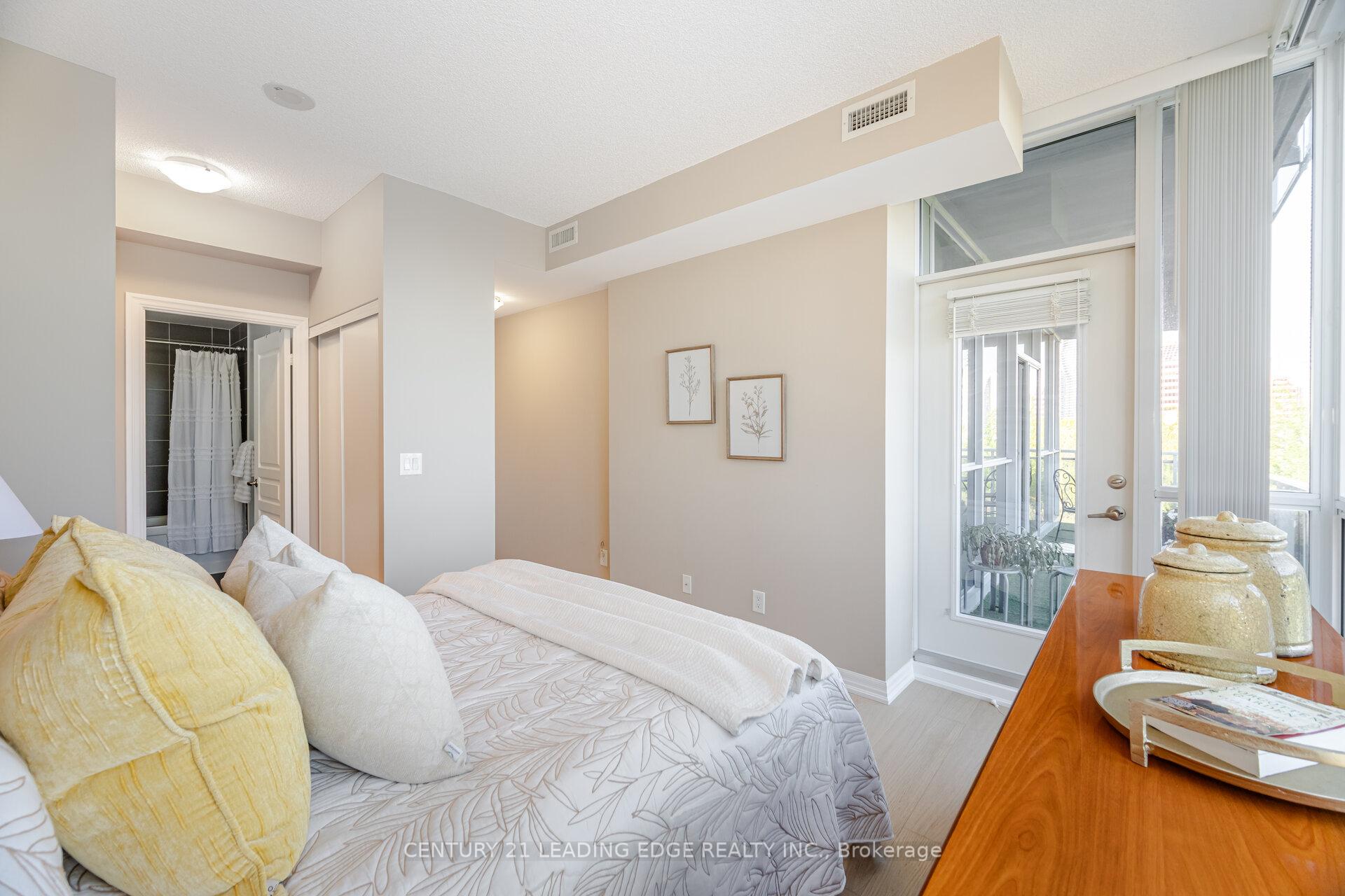 3 Bedrooms Co-op at 223 Webb, Mississauga For sale