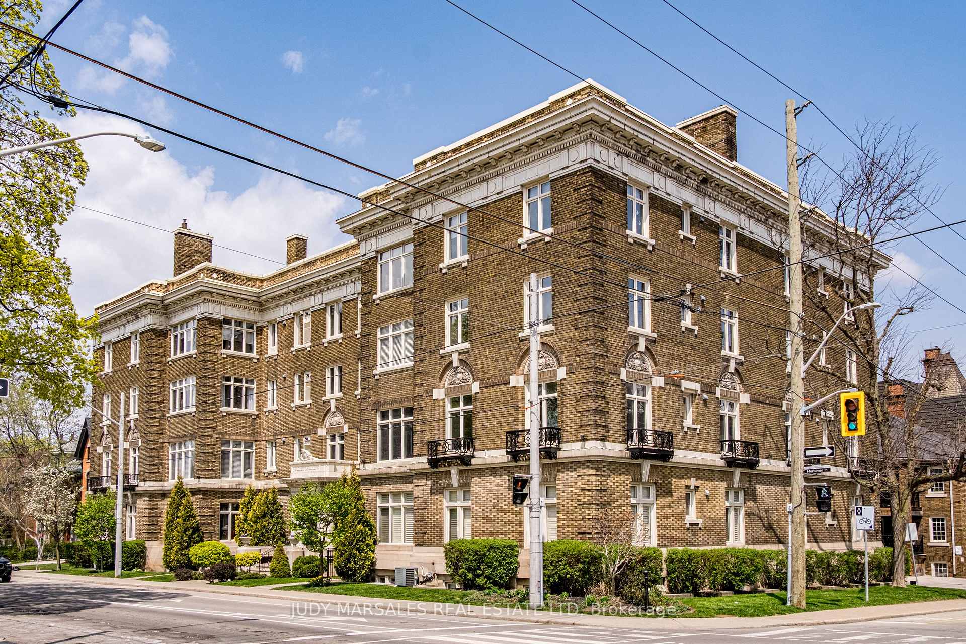 2 Bedrooms Condo at 86 Herkimer,  Hamilton For sale
