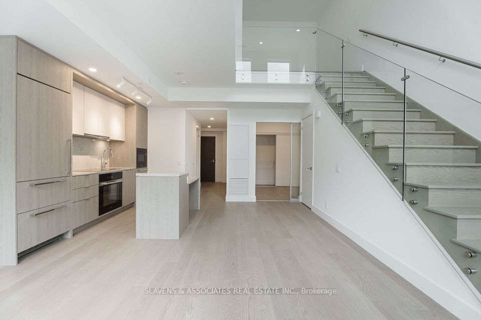 6 Greenbriar