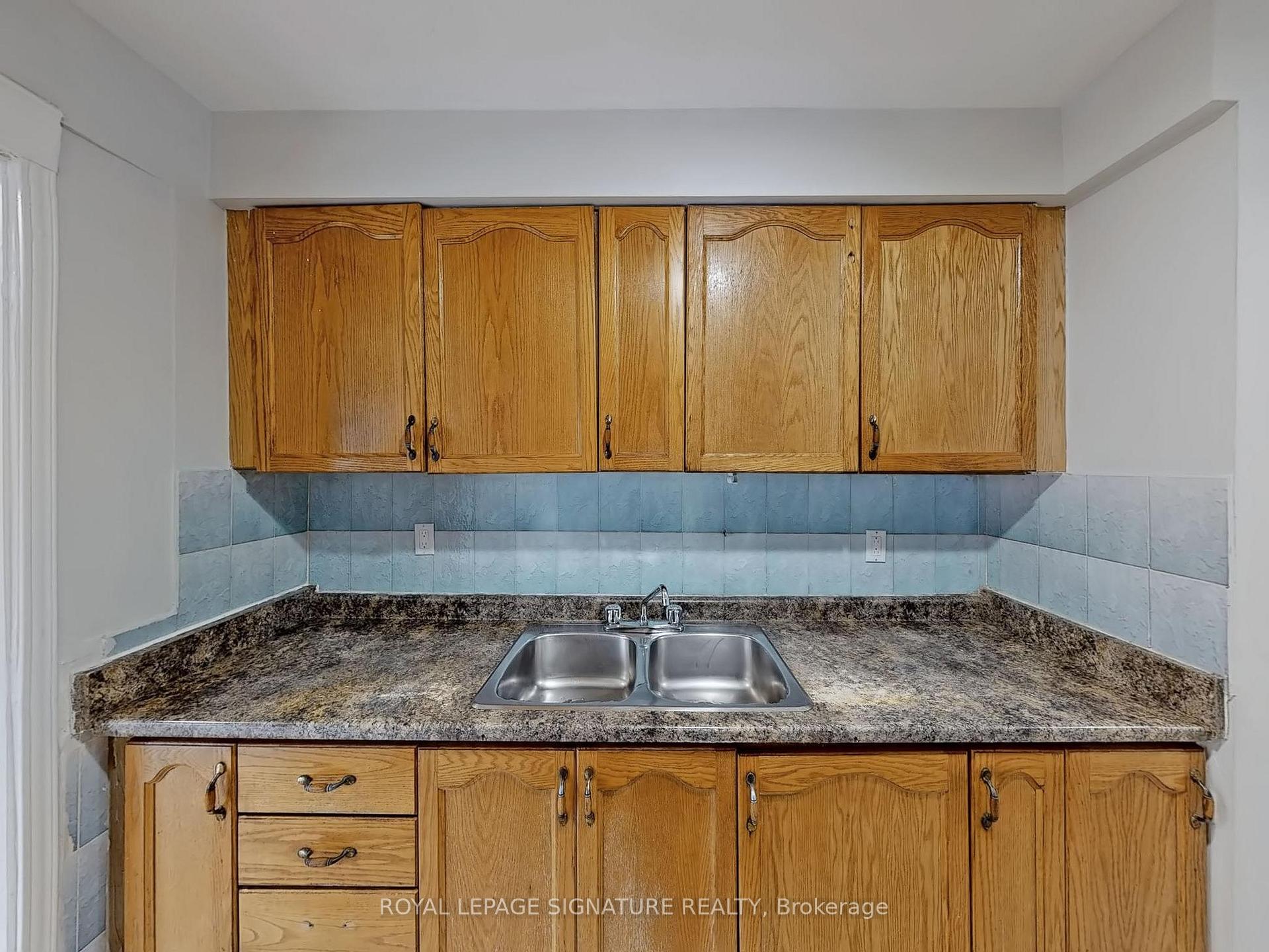 4 Bedrooms Condo at 400 Mississauga Valley,  Mississauga For sale