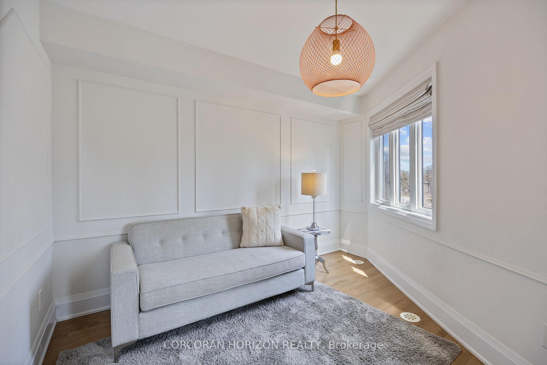 4 Bedrooms Condo at 9 Oakburn, Toronto For sale