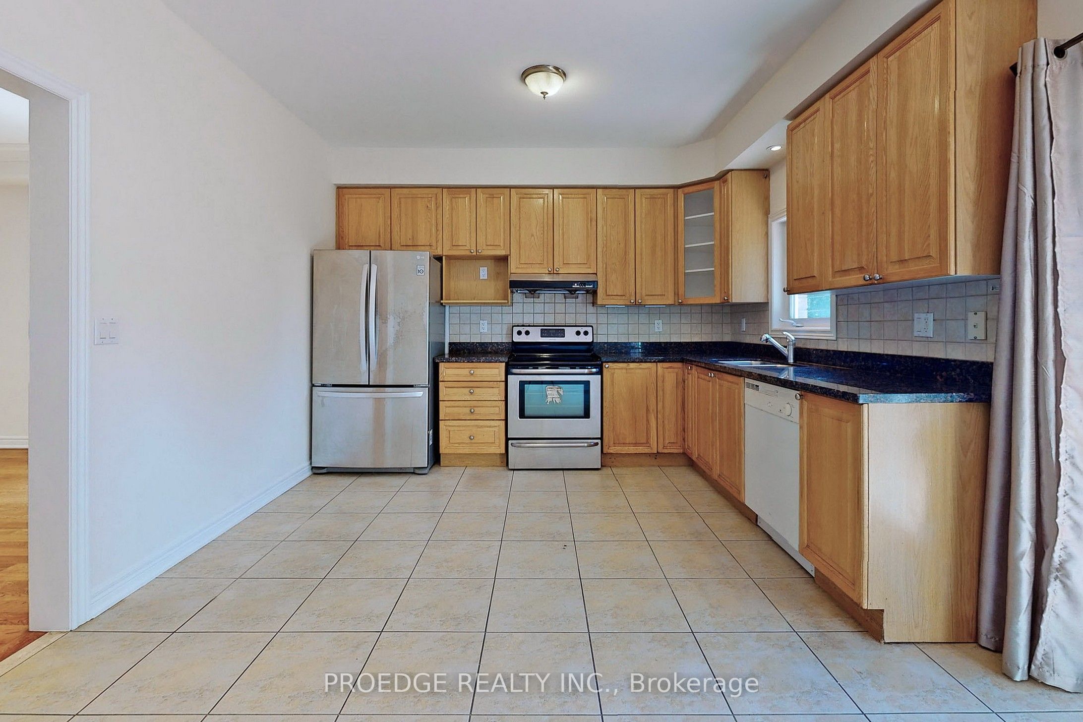 26 Aylesworth Avenue