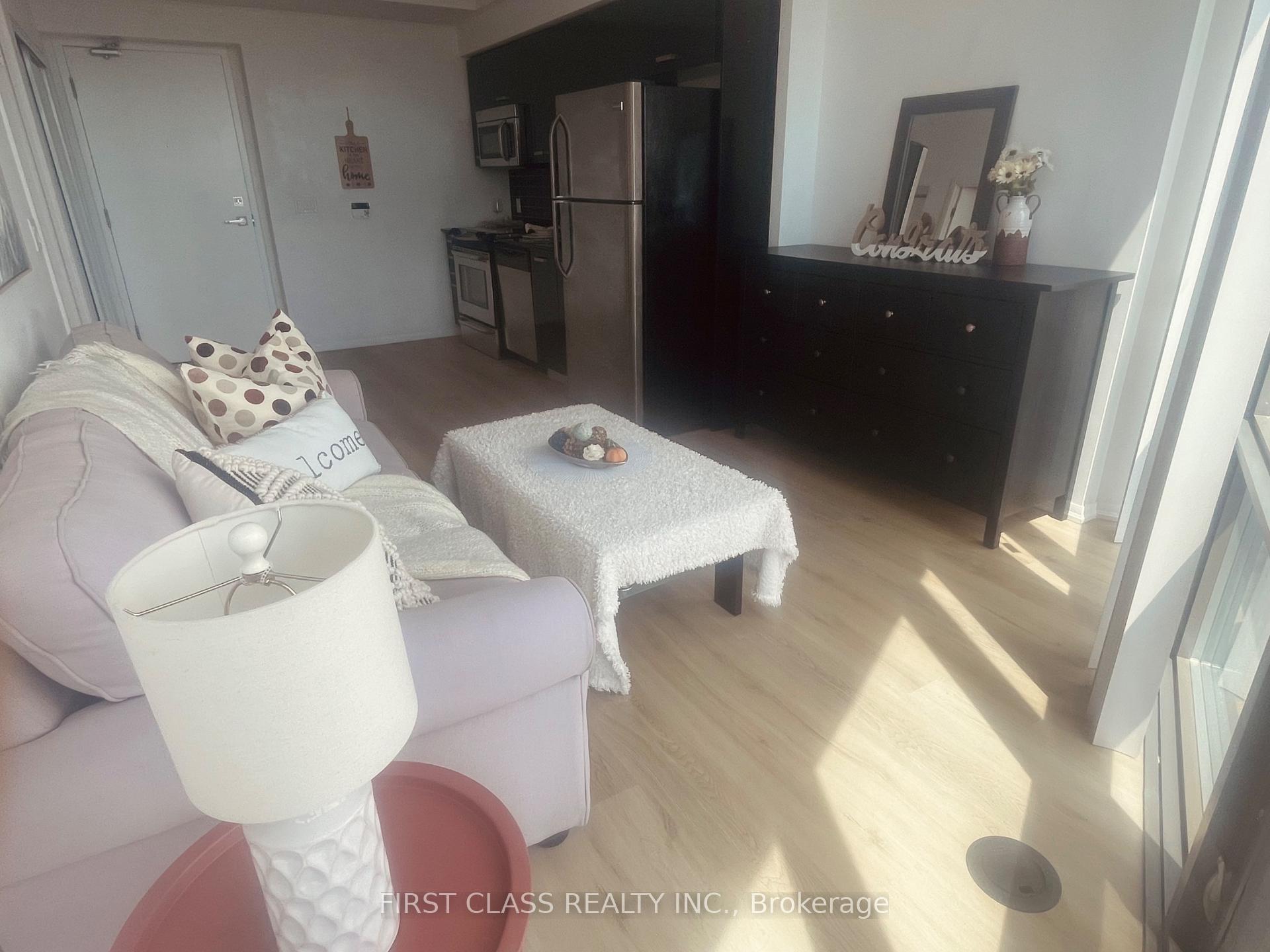 1 Bedroom Condo at 832 Bay,  Toronto For sale