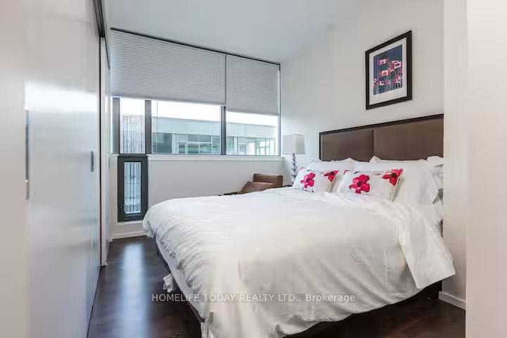 2 Bedrooms Condo at 8 Charlotte, Toronto For sale