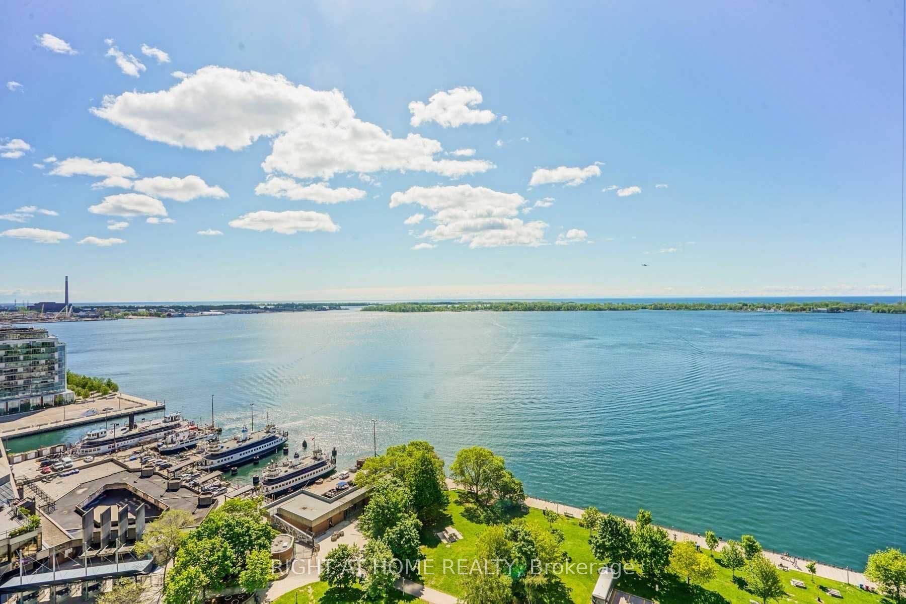 1 Bedroom Condo at 33 Harbour, Toronto For sale