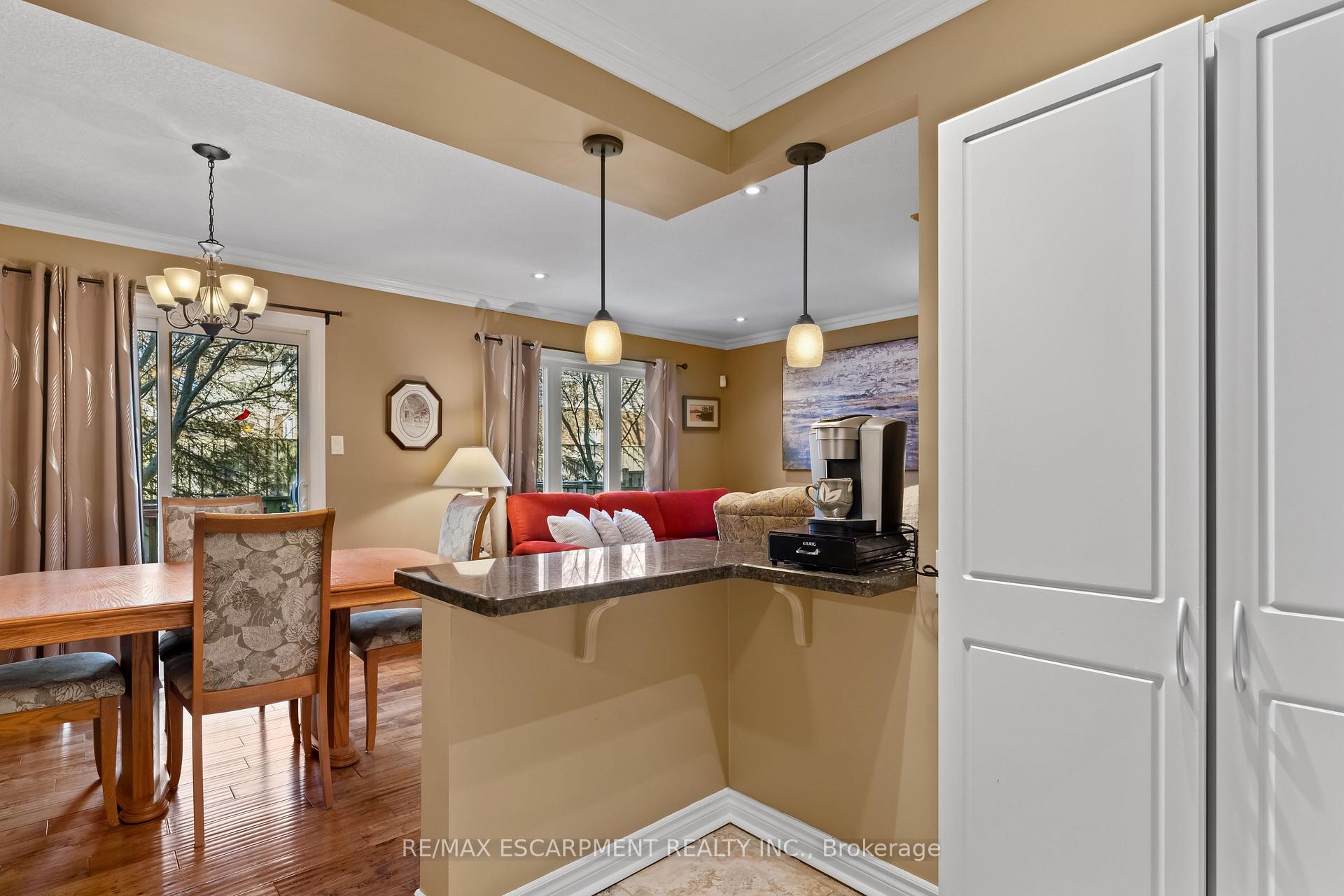 3 Bedrooms Condo at 79 Braeheid,  Hamilton For sale