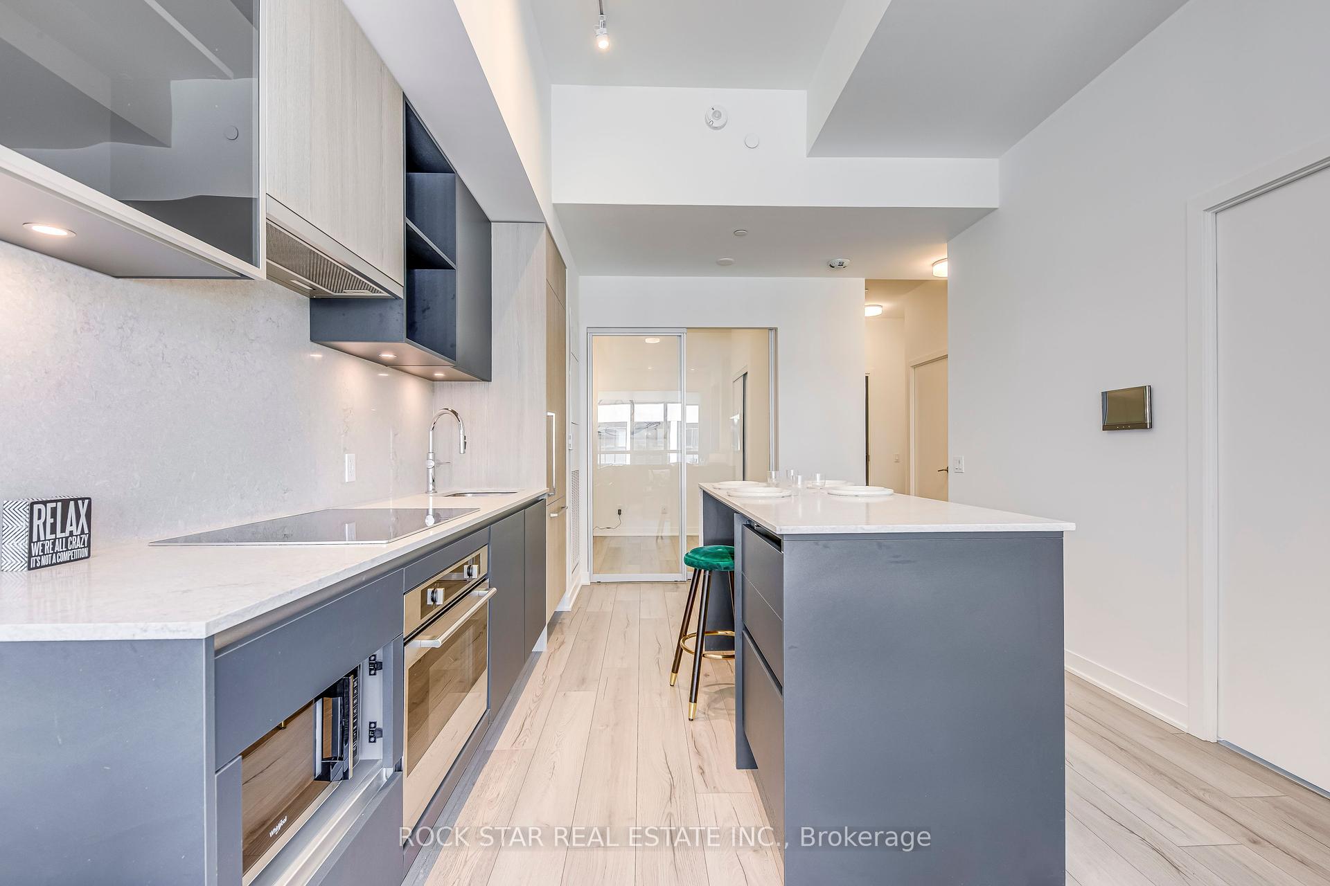 2 Bedrooms Condo at 405 Dundas,  Oakville For sale