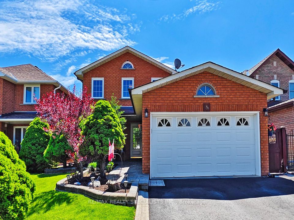 8 Cochrane Avenue, Brampton, ON L6Z 4J4