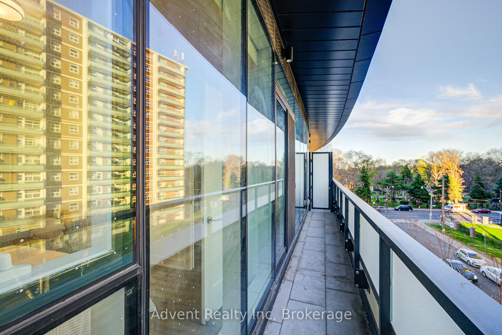 2 Bedrooms Condo at 585 Bloor,  Toronto For sale