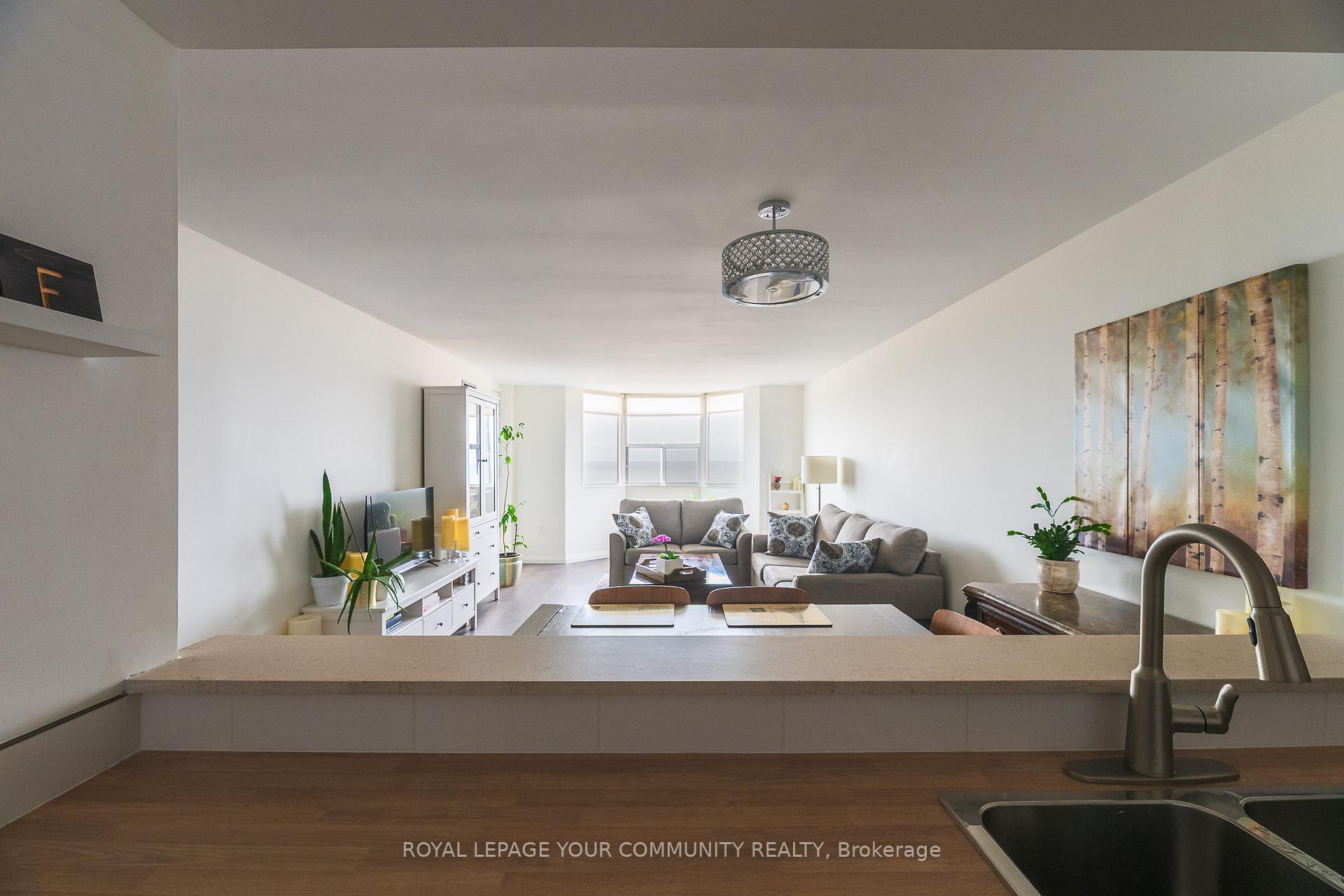 2 Bedrooms Condo at 3845 Lake Shore,  Toronto For sale