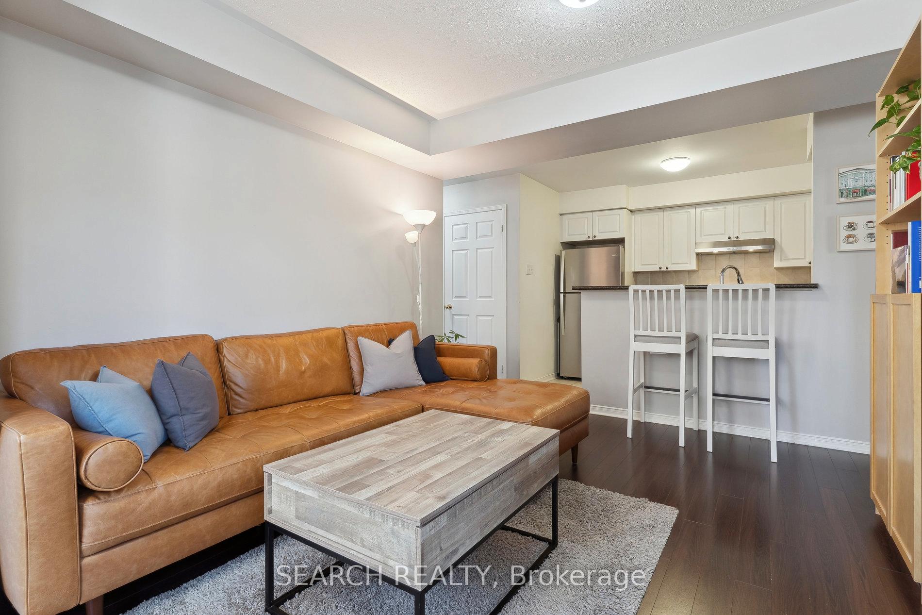 2 Bedrooms Condo at 4975 Southampton, Mississauga For sale