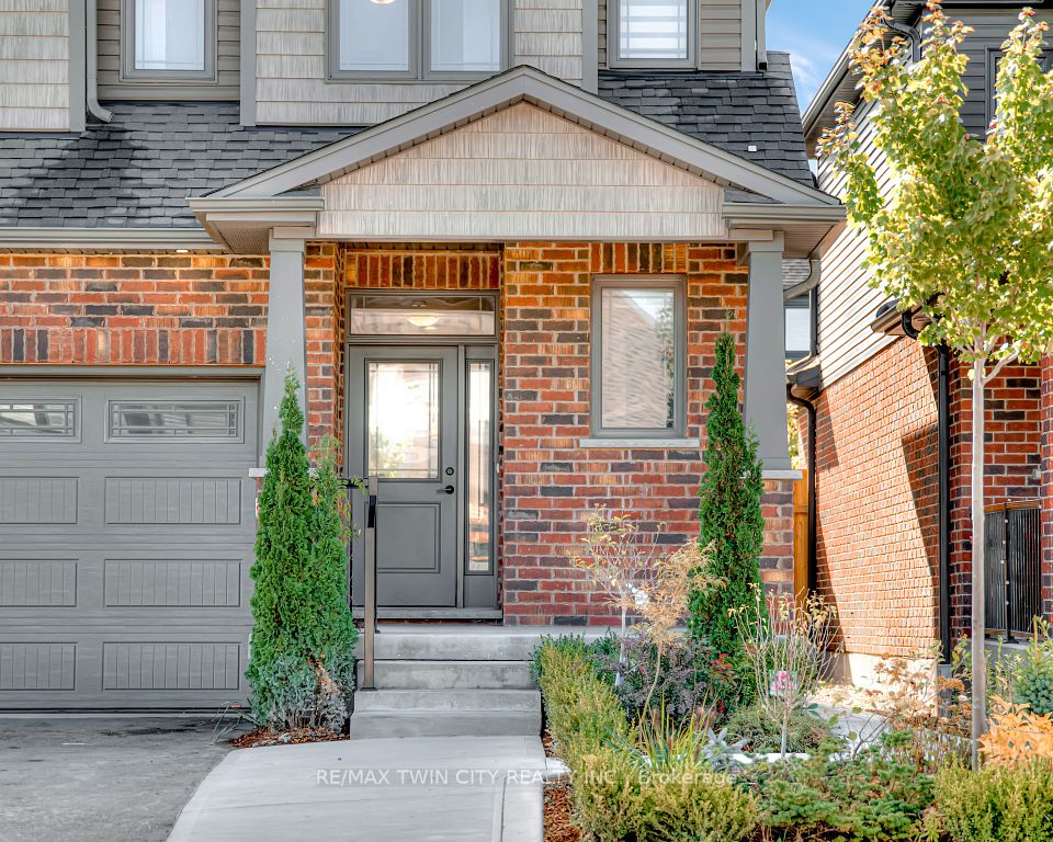 35 Loxleigh Lane, Woolwich, ON N0B 1M0