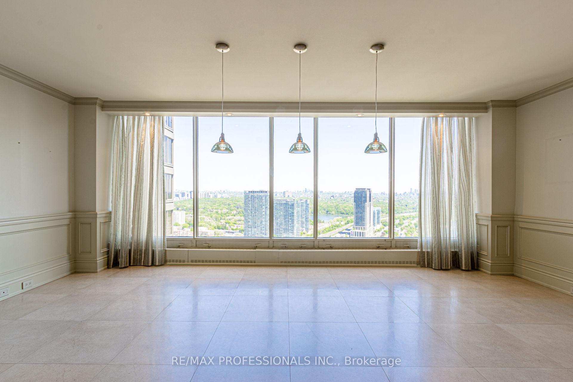 3 Bedrooms Condo at 2045 Lake Shore,  Toronto For sale