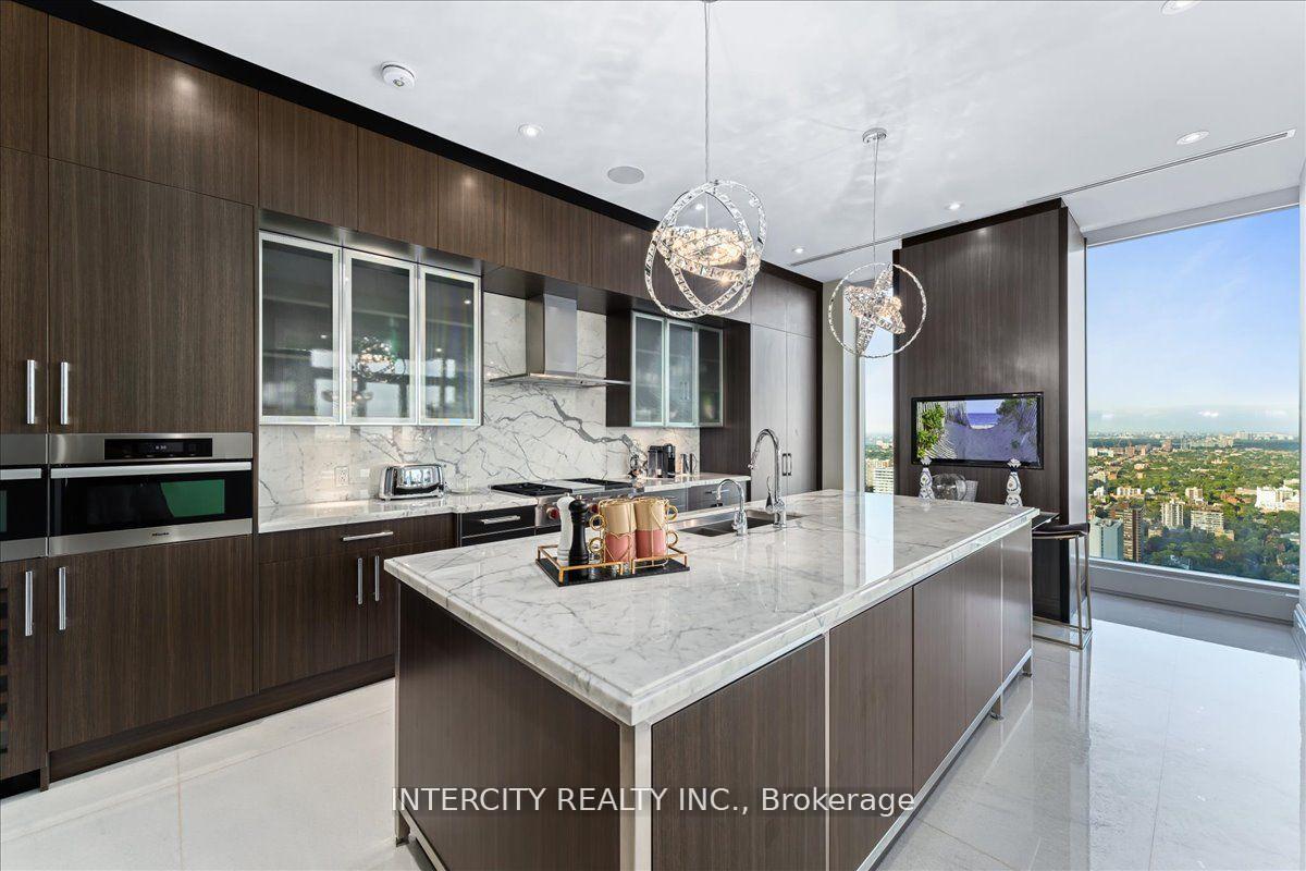 3 Bedrooms Condo at 50 Yorkville, Toronto For sale