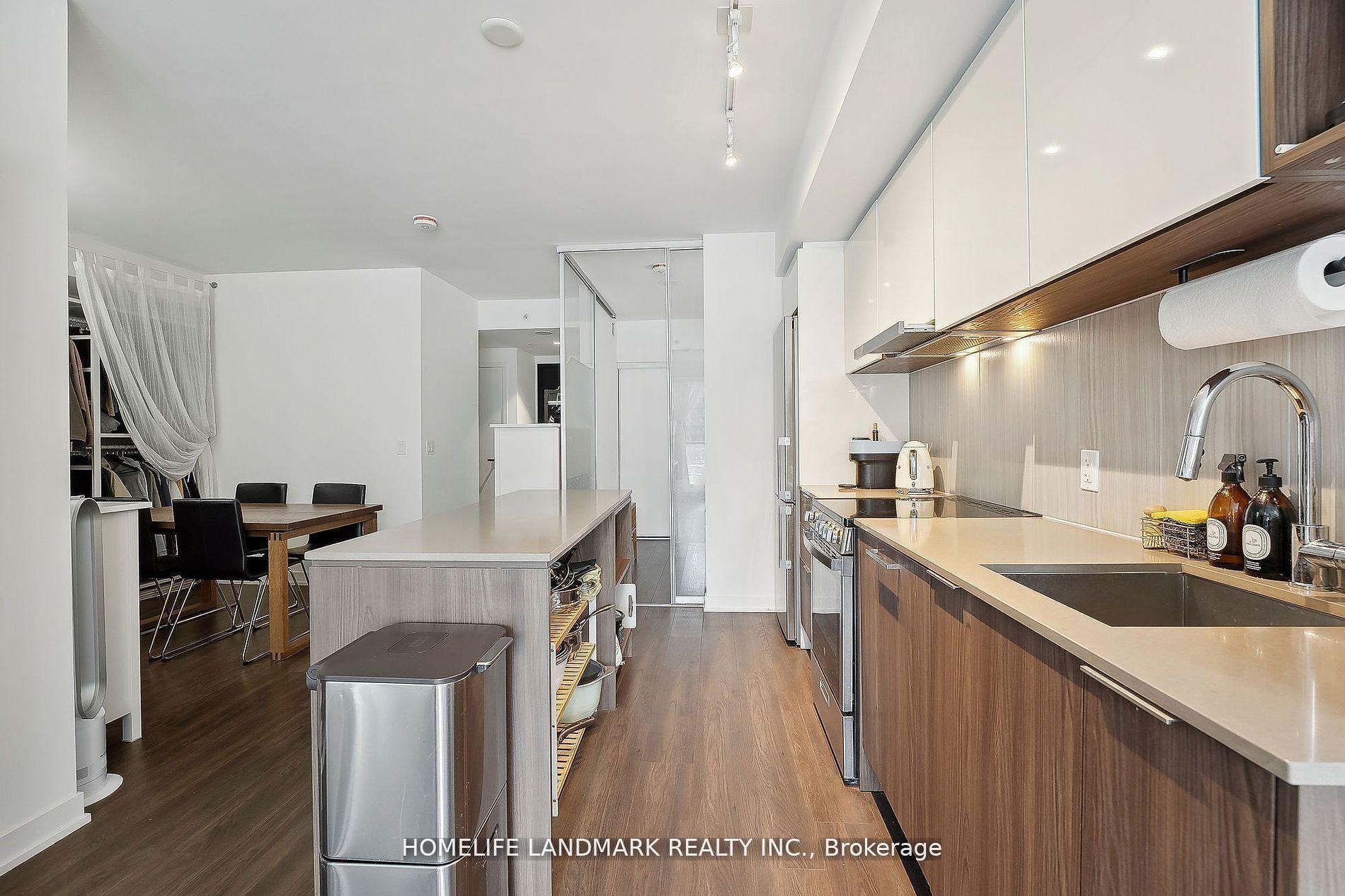 3 Bedrooms Condo at 31 Tippett,  Toronto For sale