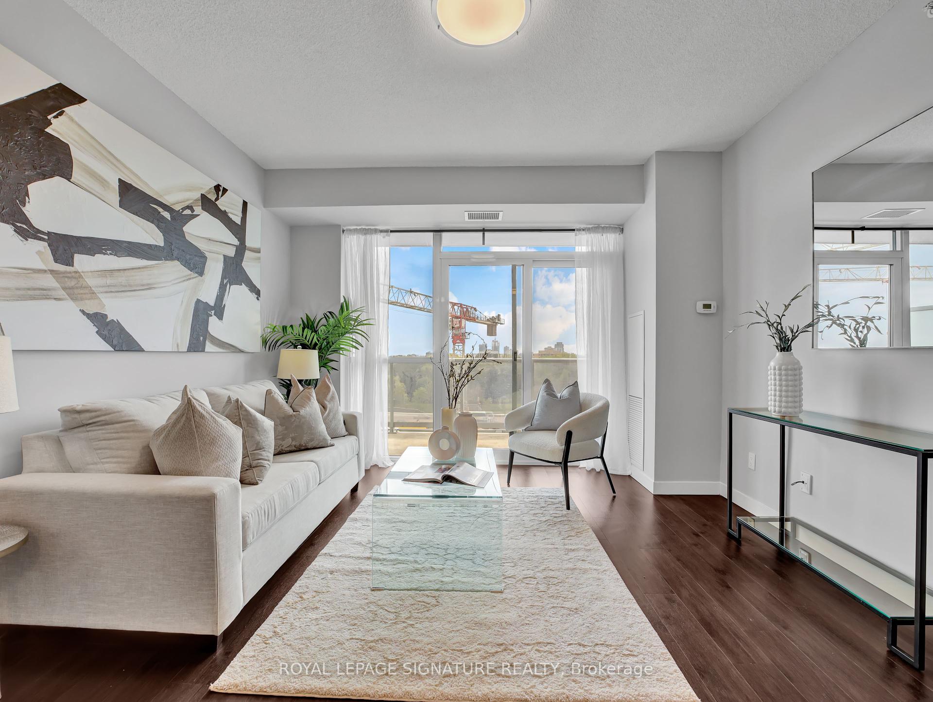 2 Bedrooms Condo at 2081 Fairview, Burlington For sale