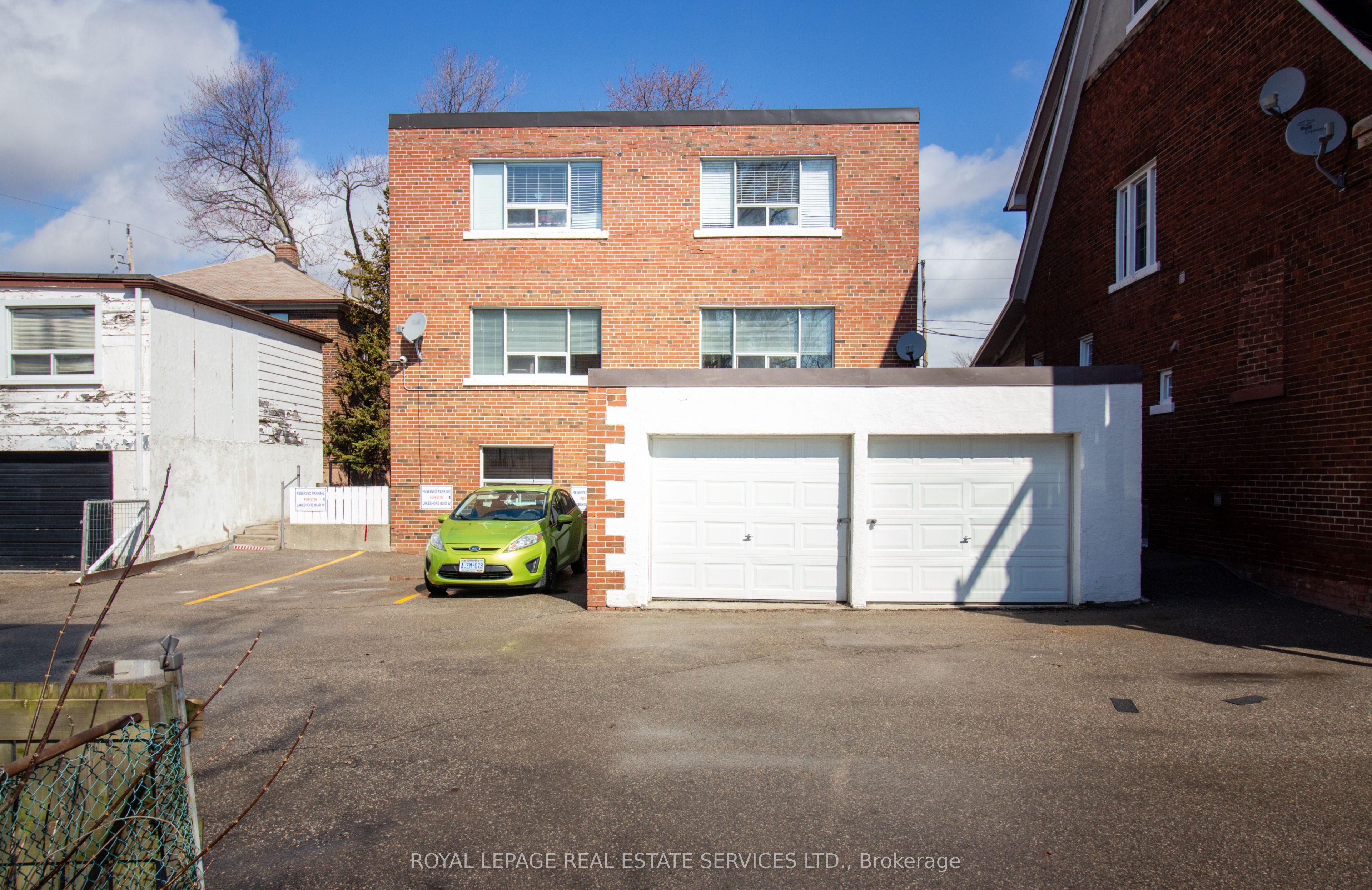2709 Lake Shore Boulevard W