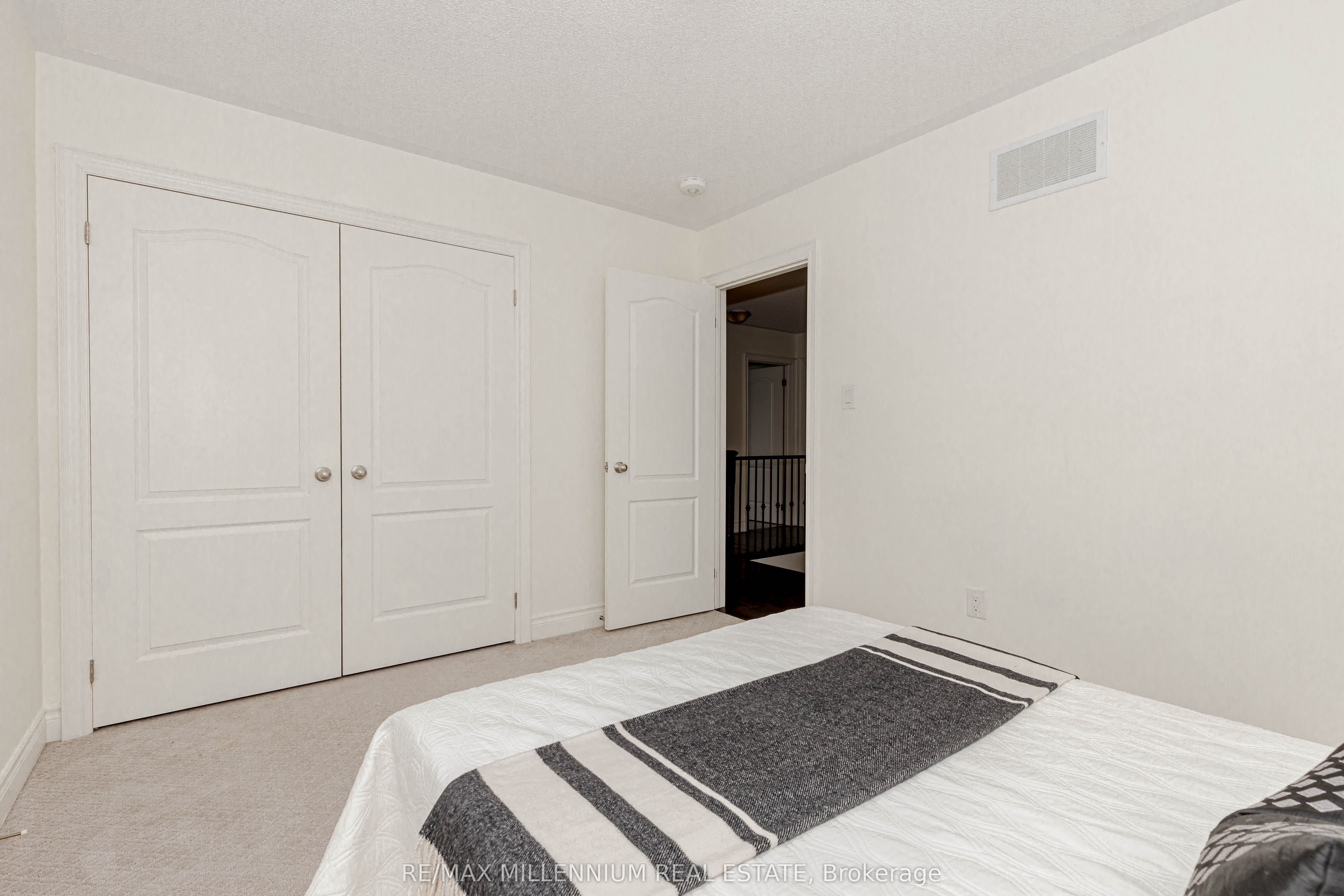 1238 Bowell Crescent