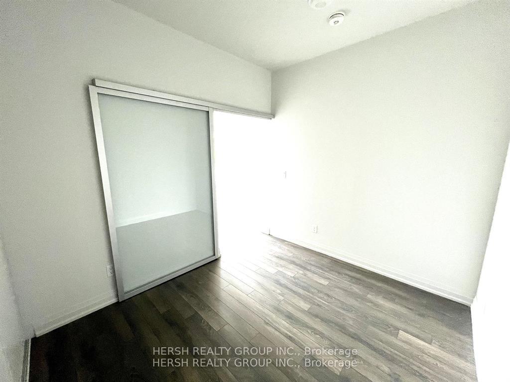 3 Bedrooms Condo at 10 Meadowglen,  Toronto For sale