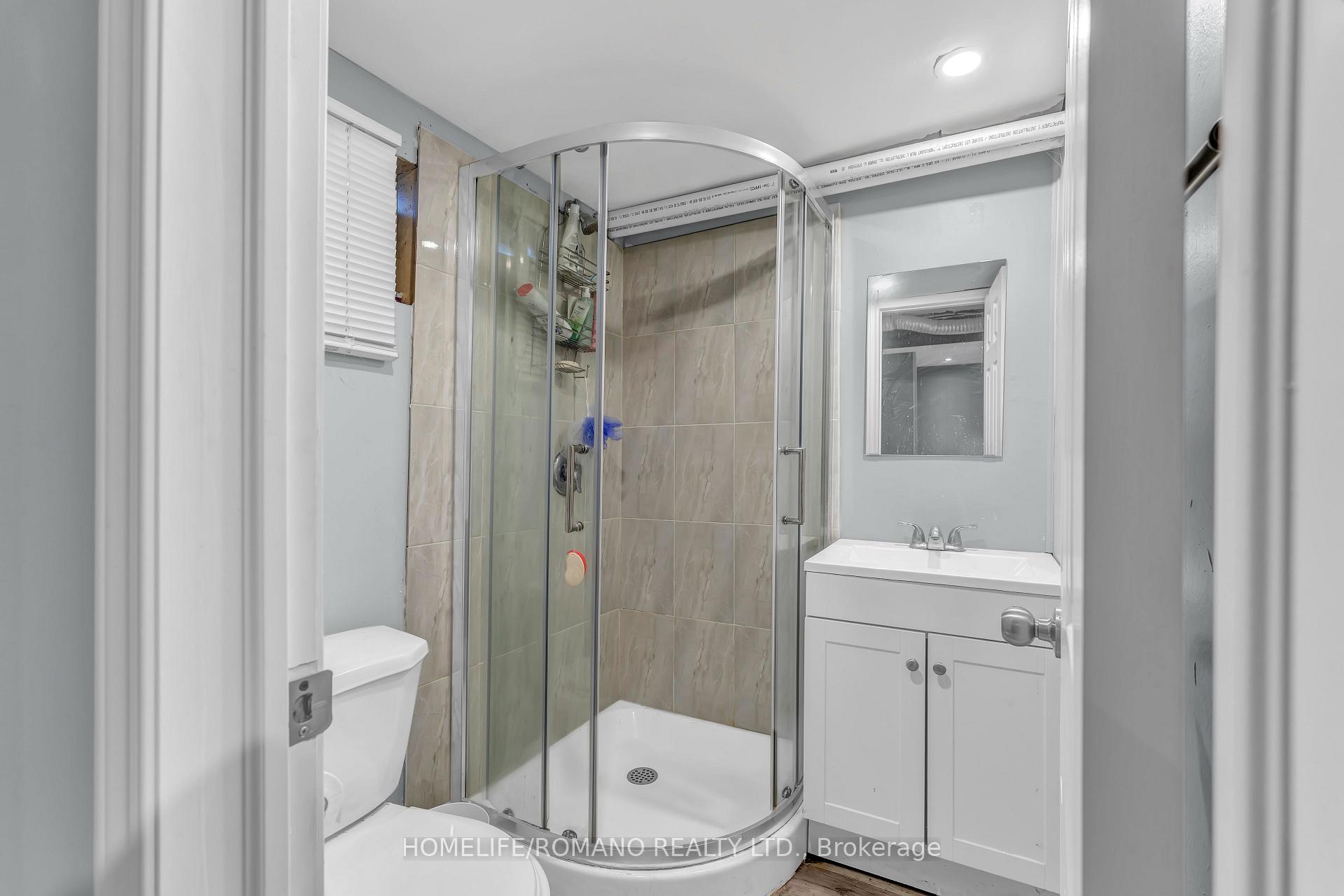 4 Bedrooms Condo at 7440 Goreway, Mississauga For sale