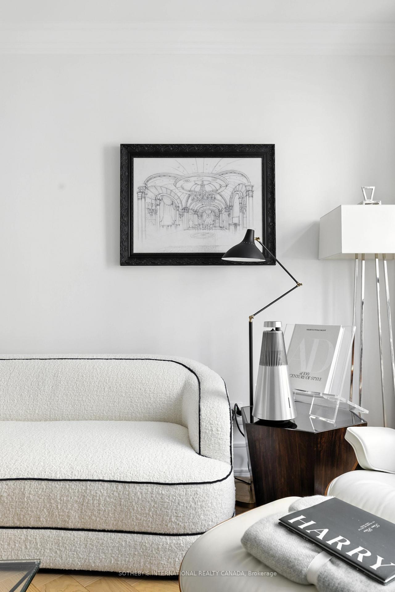 2 Bedrooms Condo at 10 Bellair, Toronto For sale