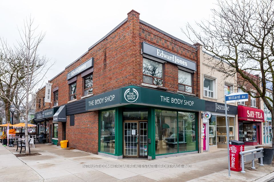 2366 Bloor