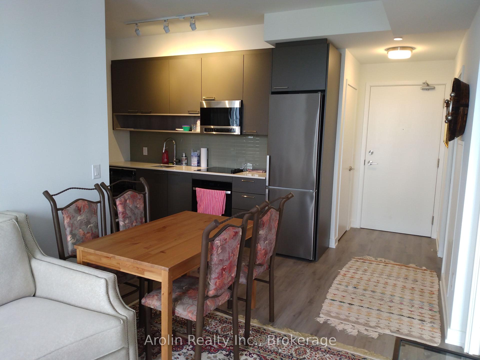 2 Bedrooms Condo at 3005 Pine Glen, Oakville For sale