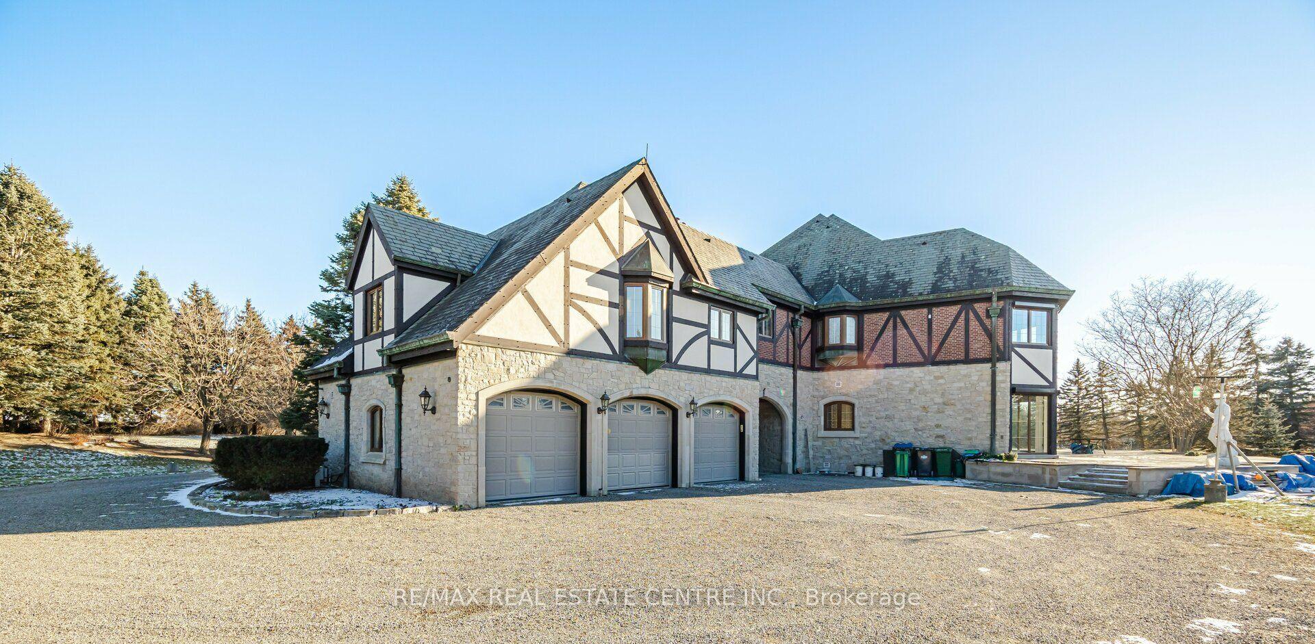 2 Edgeforest Drive, Brampton, ON L6P 0E1