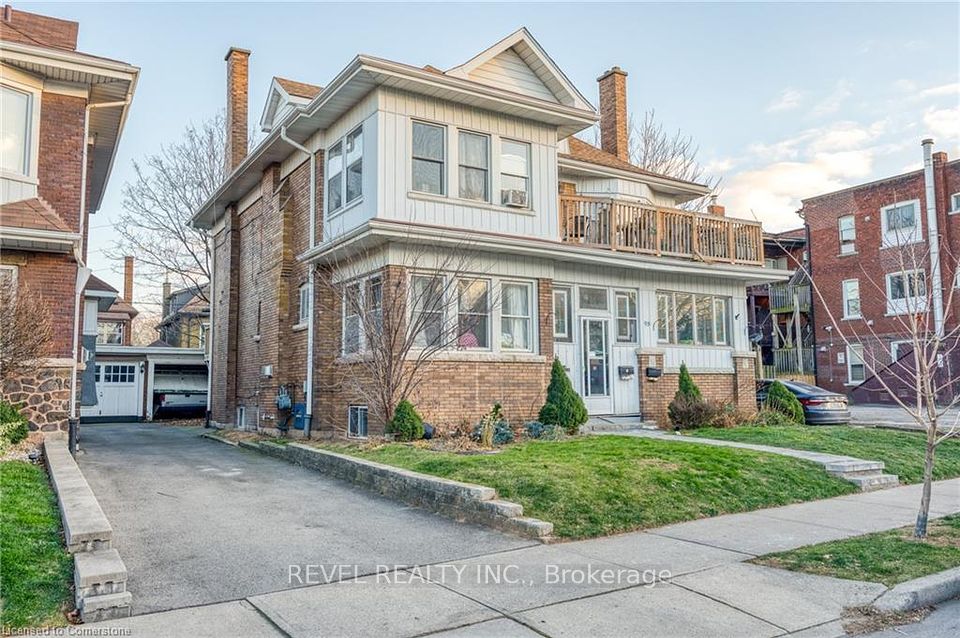 93 Barnesdale Boulevard, Hamilton, ON L8M 2V5