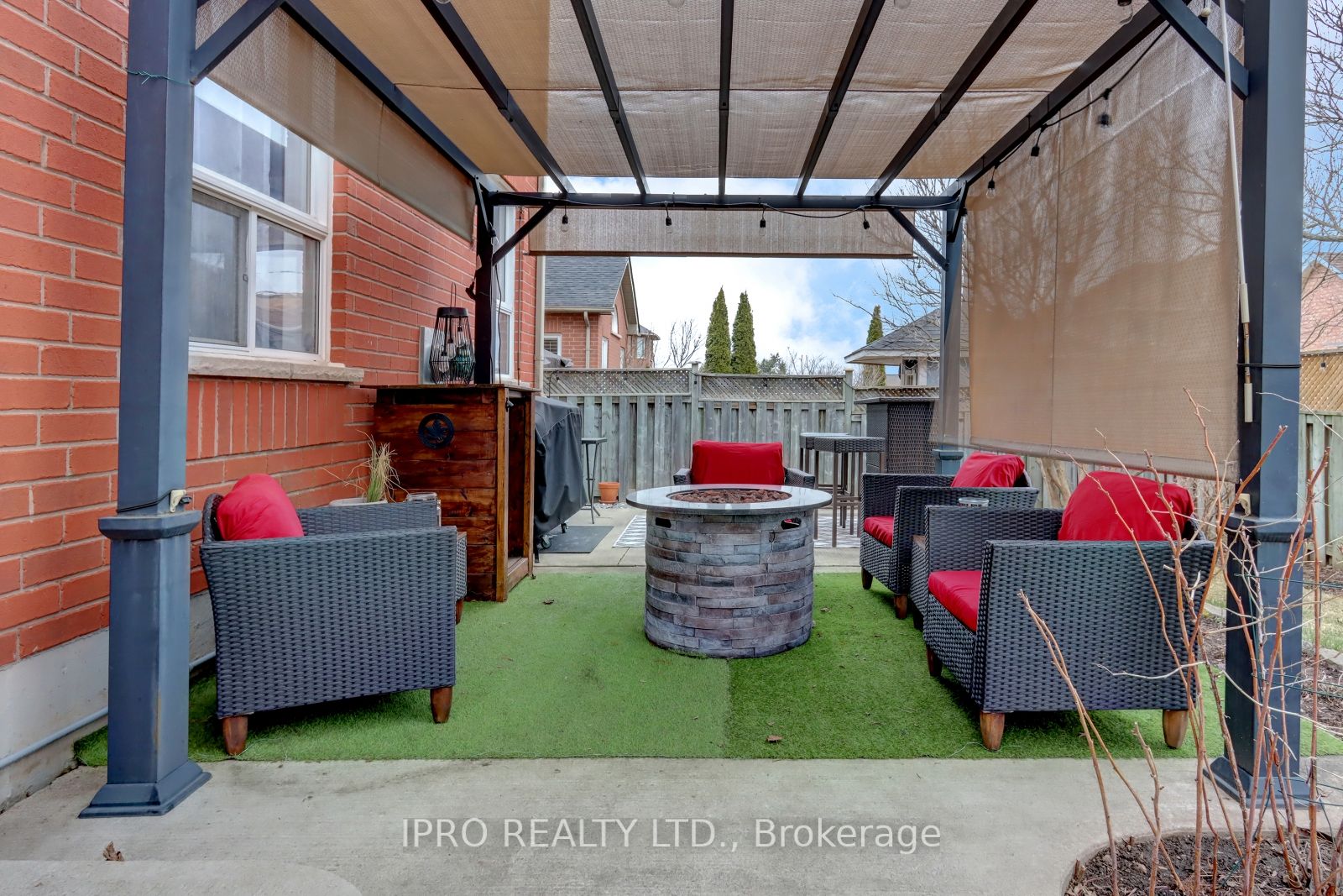 10 Berton Boulevard